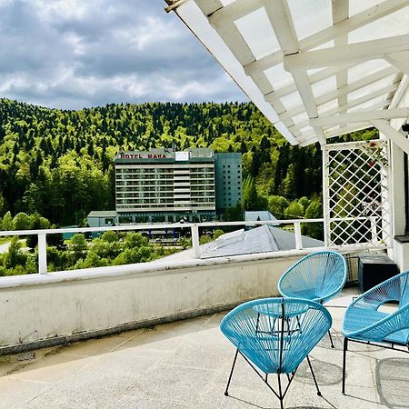 Sky Is The Limit Apartment ซินายา ภายนอก รูปภาพ